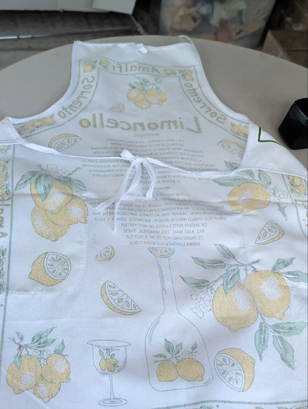 Limoncello Lemon-Print Kitchen Apron W Ingredients, Famous Italian Cities, Chic